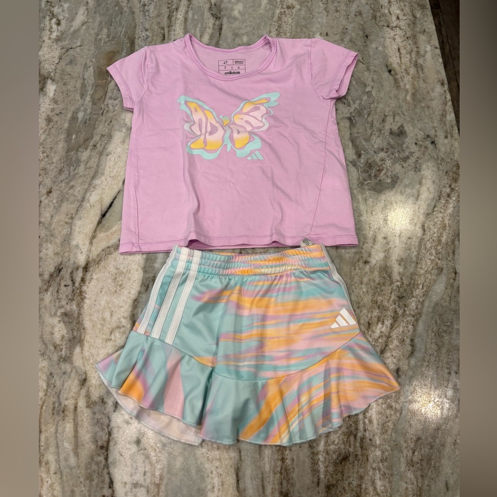 Adidas outfit 4T